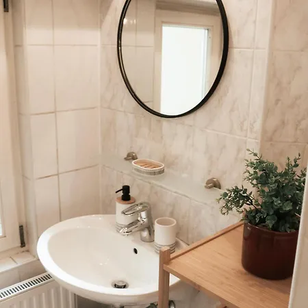 アパート Cozy And Charming Near Centre With 2 Bathrooms