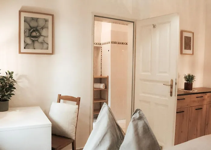 Διαμέρισμα Cozy And Charming Near Centre With 2 Bathrooms Γκρατς