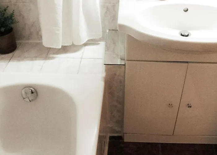 Cozy And Charming Near Centre With 2 Bathrooms * Γκρατς