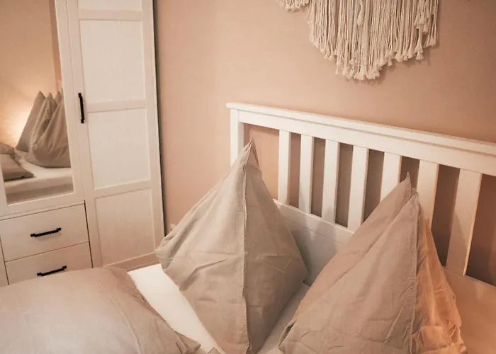 Cozy And Charming Near Centre With 2 Bathrooms 公寓